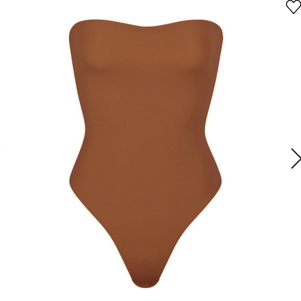 Skims STRAPLESS BODYSUIT